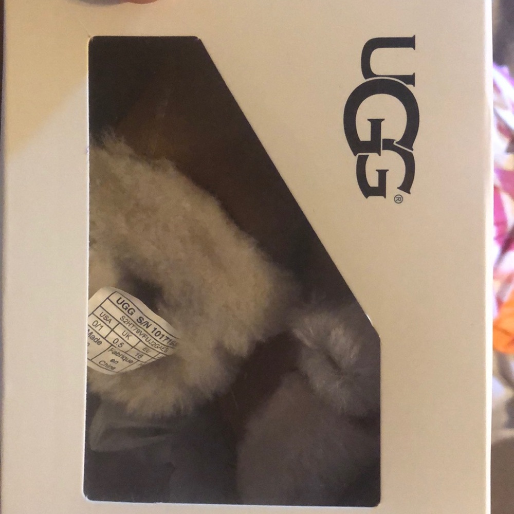 Ugg Australia color (chestnut) Size 1.